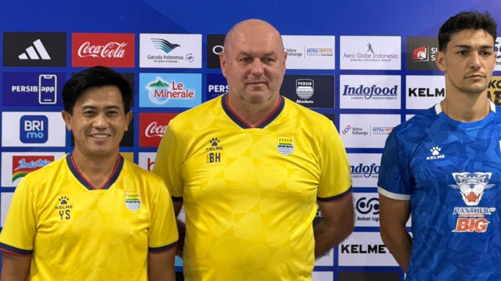Jelang Hadapi Persita, Persib Masih Tanpa Marc Klok dan Julio Cesar
